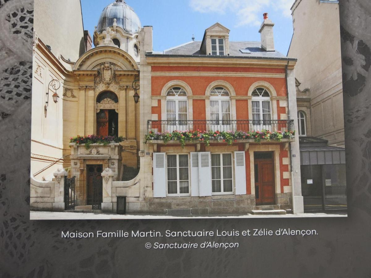 St Germain Panzió Saint-Germain-du-Corbeis Kültér fotó